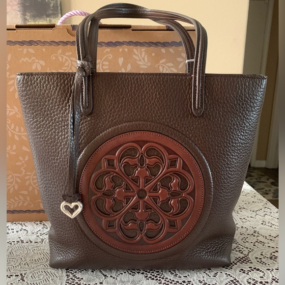 Brighton Ferrara Giorno Tote. Brown. Zipper closure. - Picture 1 of 13